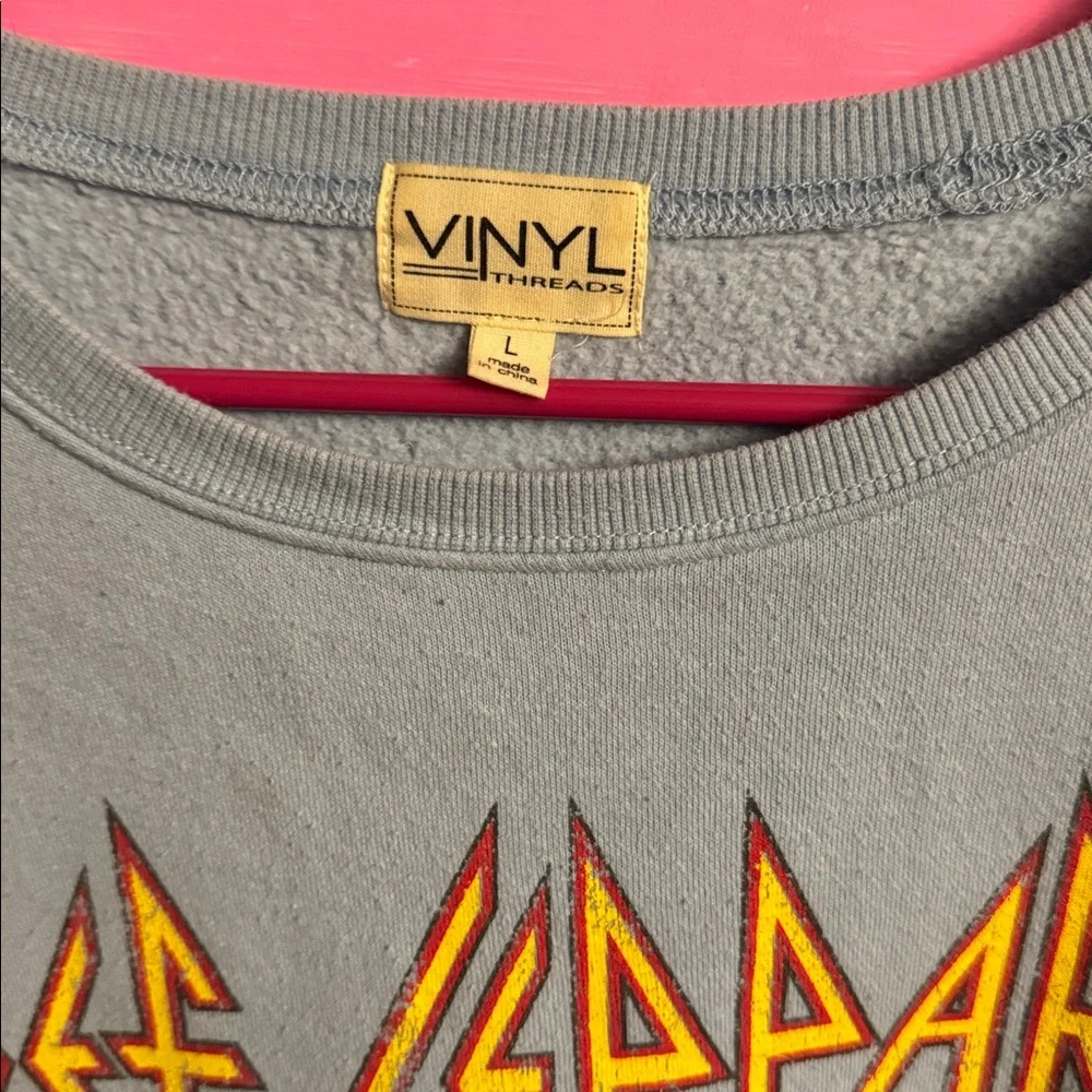 Def Leppard Graphic Sweatshirt - Picture 2 of 2